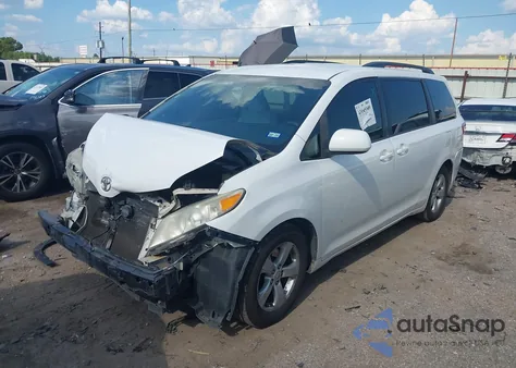 2015 Toyota Sienna Le 8 Passenger from USA, damaged, VIN 5TDKK3DC8FS620688